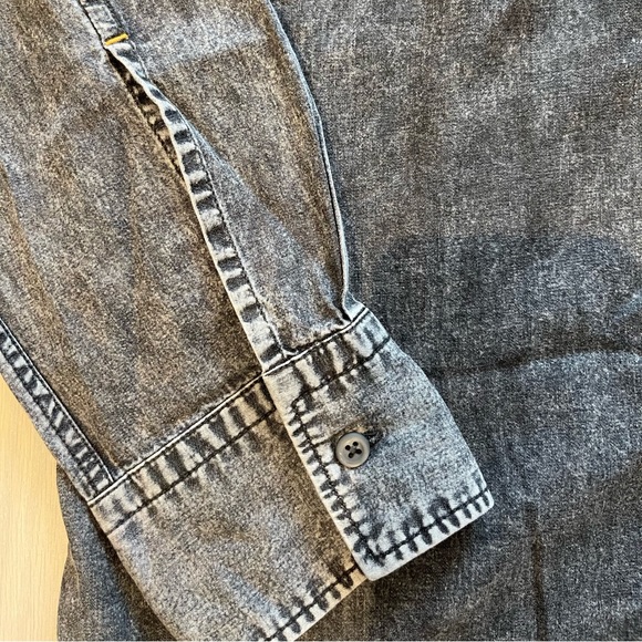 Hugo Boss Button Up - Picture 4 of 8